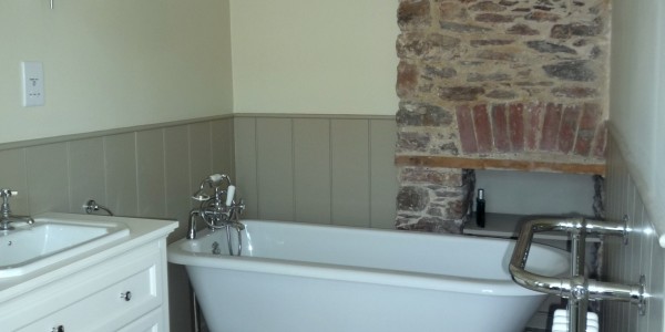 Dartmouth Cottage Bathroom
